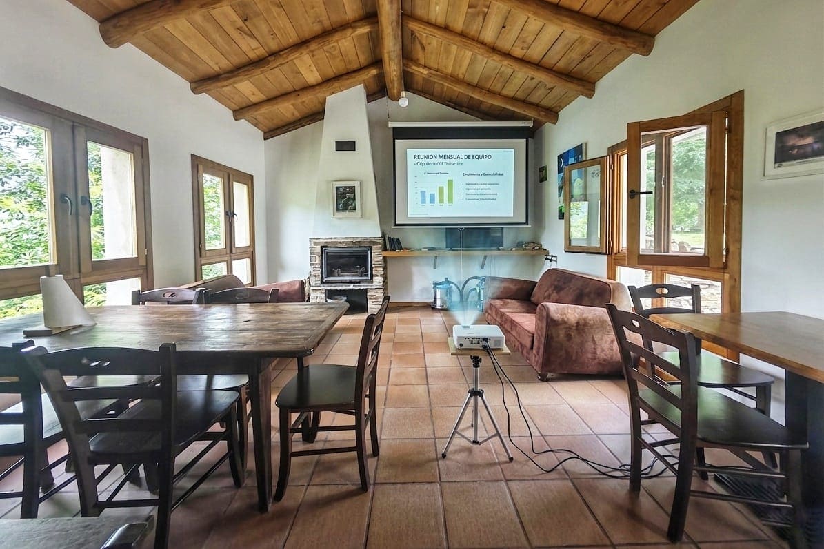 Alojamiento amplio con chimenea para familias